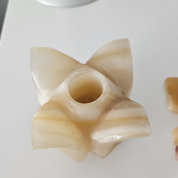 Onyx Flower Candle Holder - Picture 6 of 10